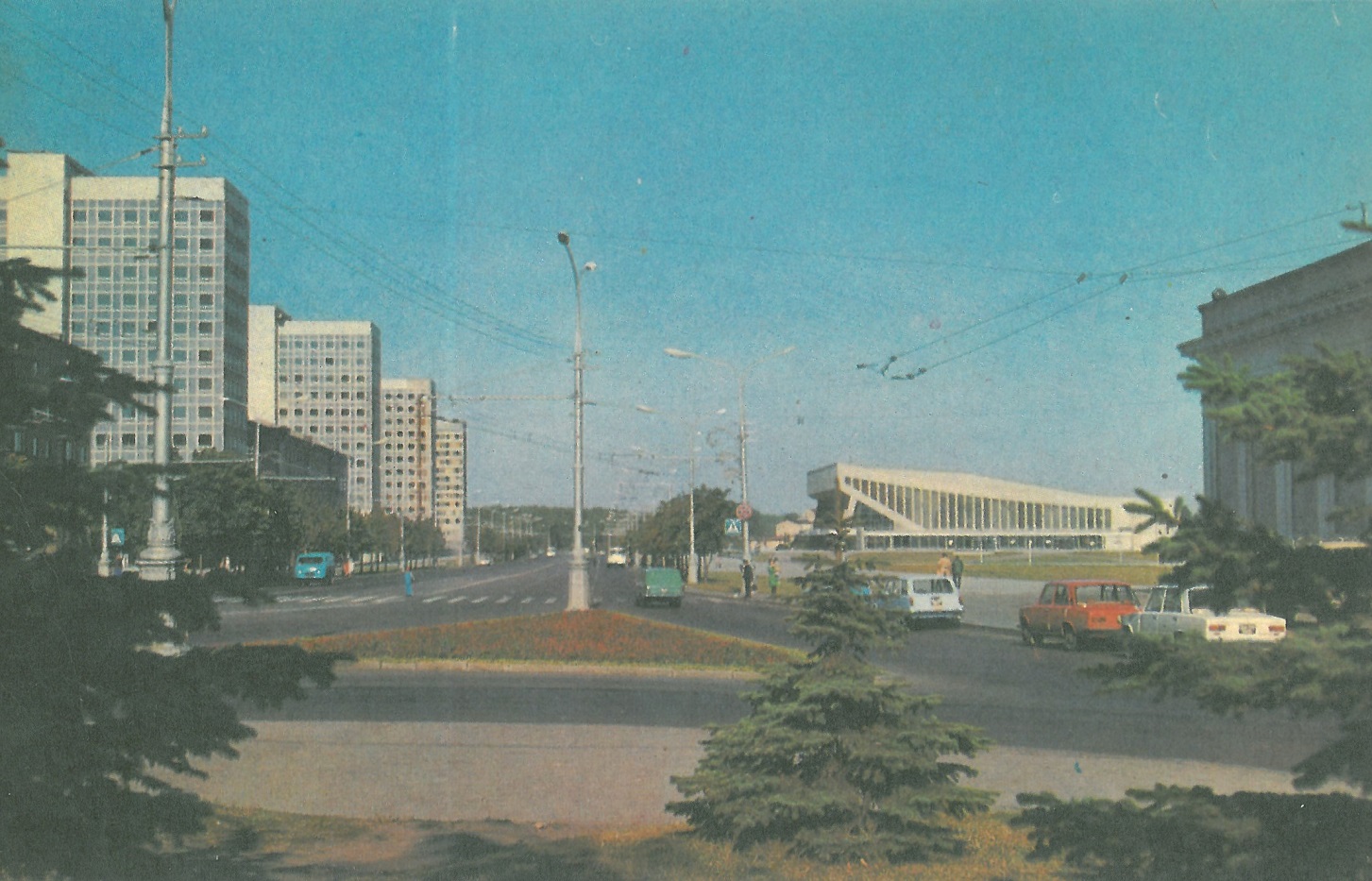 Минск, Проспект Победителей, 4; Проспект Победителей, 17