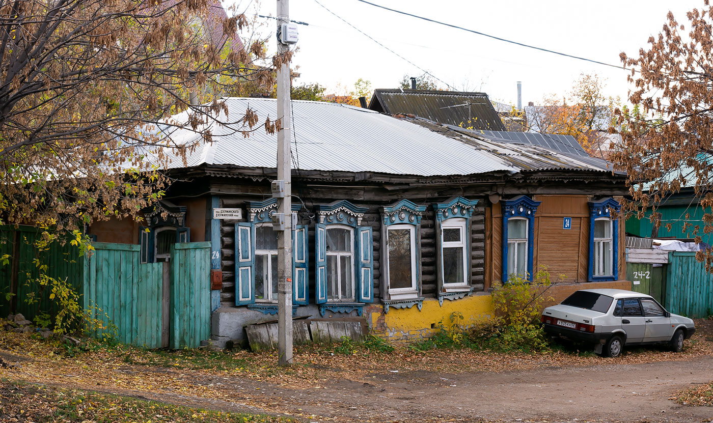 Уфа, Улица Дзержинского, 24 / Семафорная улица, 2