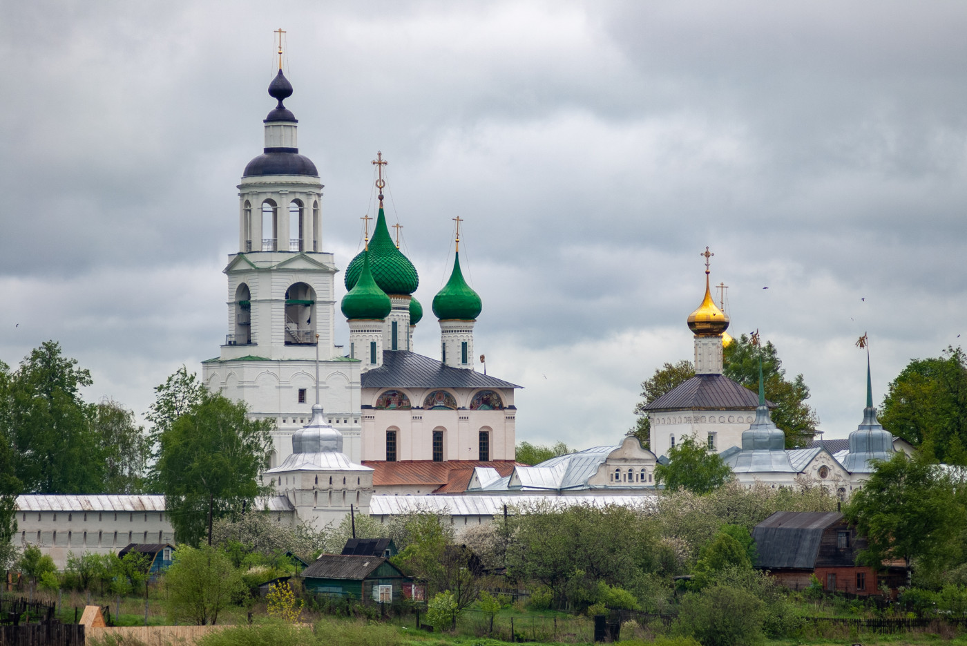Ярославль, Пос. Толга, 1 Введенский собор; Пос. Толга, 1 Святые ворота