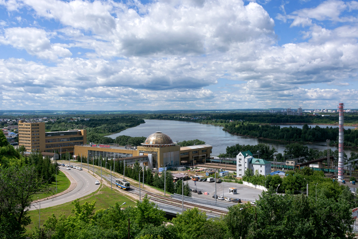 Уфа, Привокзальная площадь, 1; Привокзальная площадь, 3