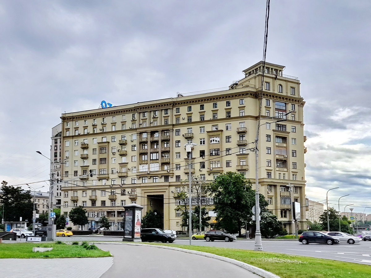 Moskwa, Улица Новый Арбат, 31 / Смоленская набережная, 12