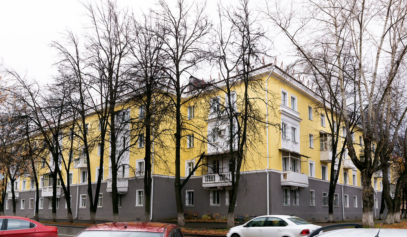 Ufa, Улица Льва Толстого, 1 / Улица Калинина, 9