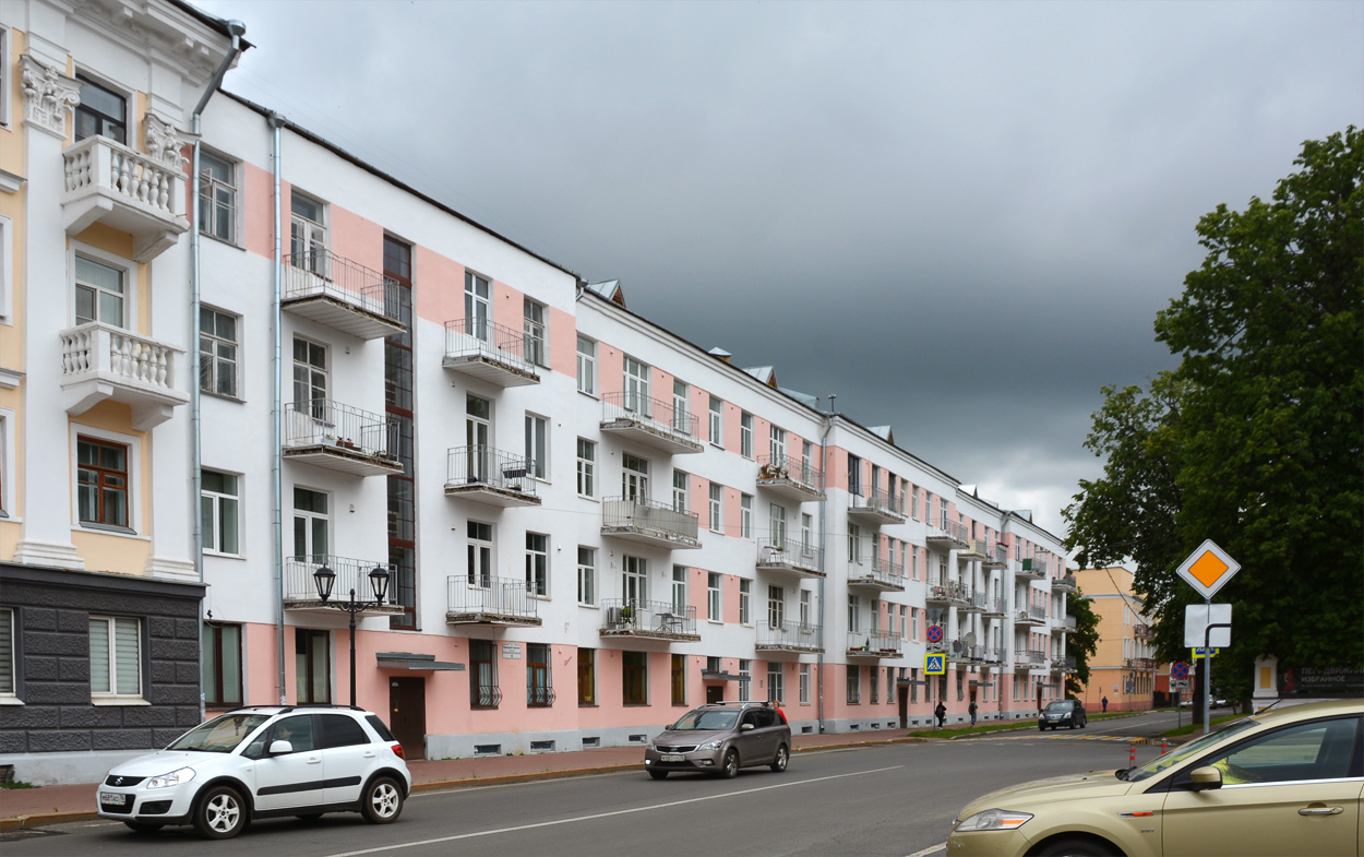 Yaroslavl, Народный переулок, 6 / Улица Волкова, 1