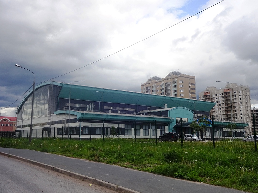 Мирный, Улица Космонавтов, 10