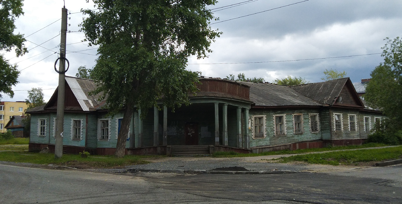 Северодвинск, Пионерская улица, 17 / Республиканская улица, 21
