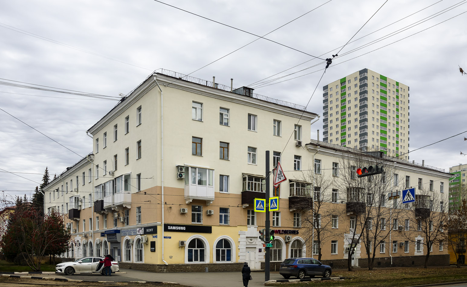 Уфа, Кольцевая улица, 43 / Улица Мира, 43