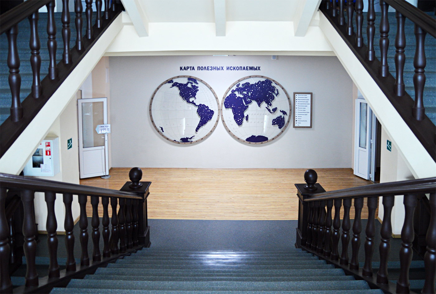 Старый Оскол, Улица Ленина, 14 / Улица Володарского, 13 Старый Оскол, Улица Ленина, 14 / Улица Володарского, 13