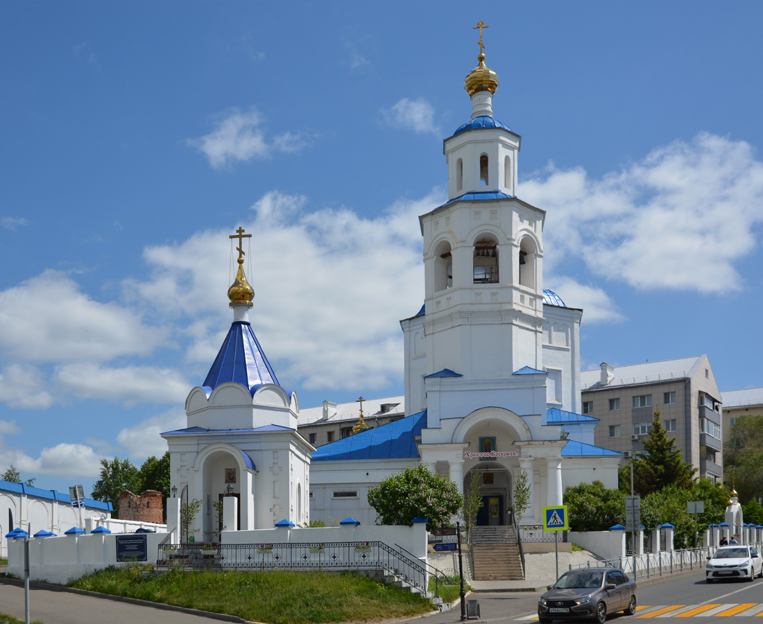 Казань, Большая Красная улица, 1 / Федосеевская улица, 2 (часовня); Большая Красная улица, 1 / Федосеевская улица, 2