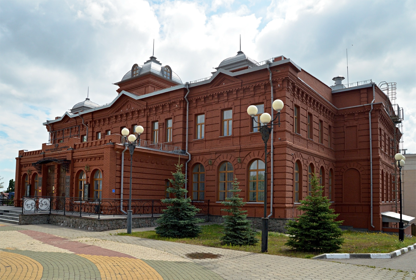 Старый Оскол, Революционная улица, 15 корп. 1