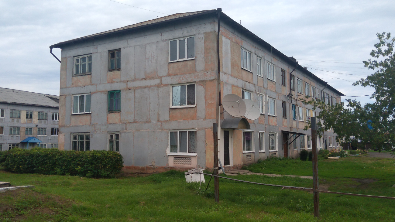 Большеречье, Коммунистическая улица, 21Б