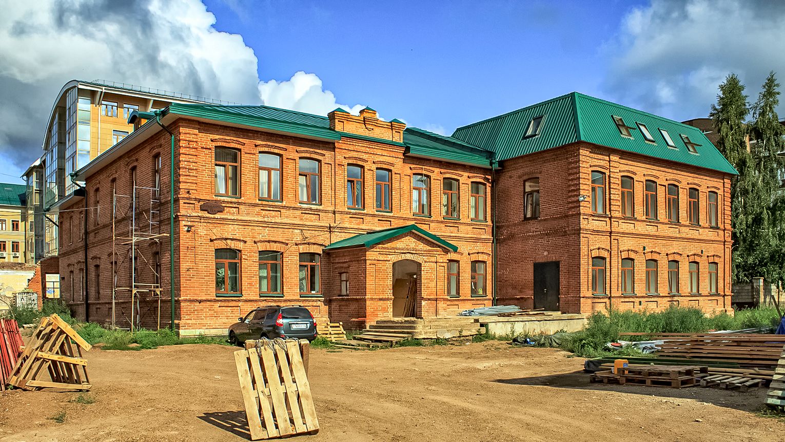 Уфа, Улица Мустая Карима, 9