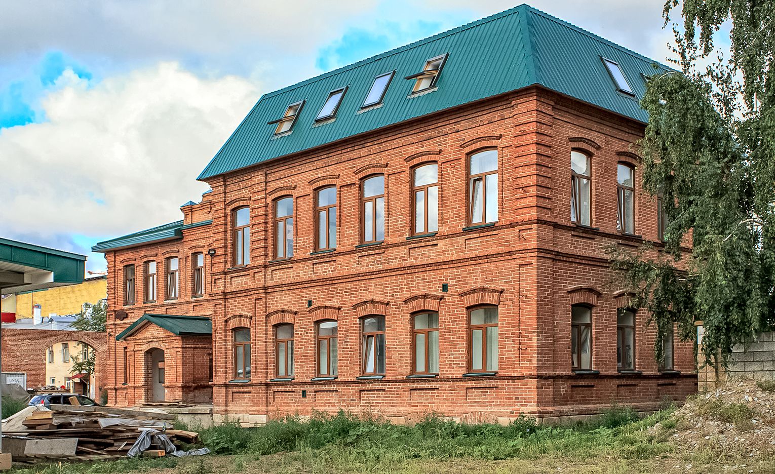 Уфа, Улица Мустая Карима, 9