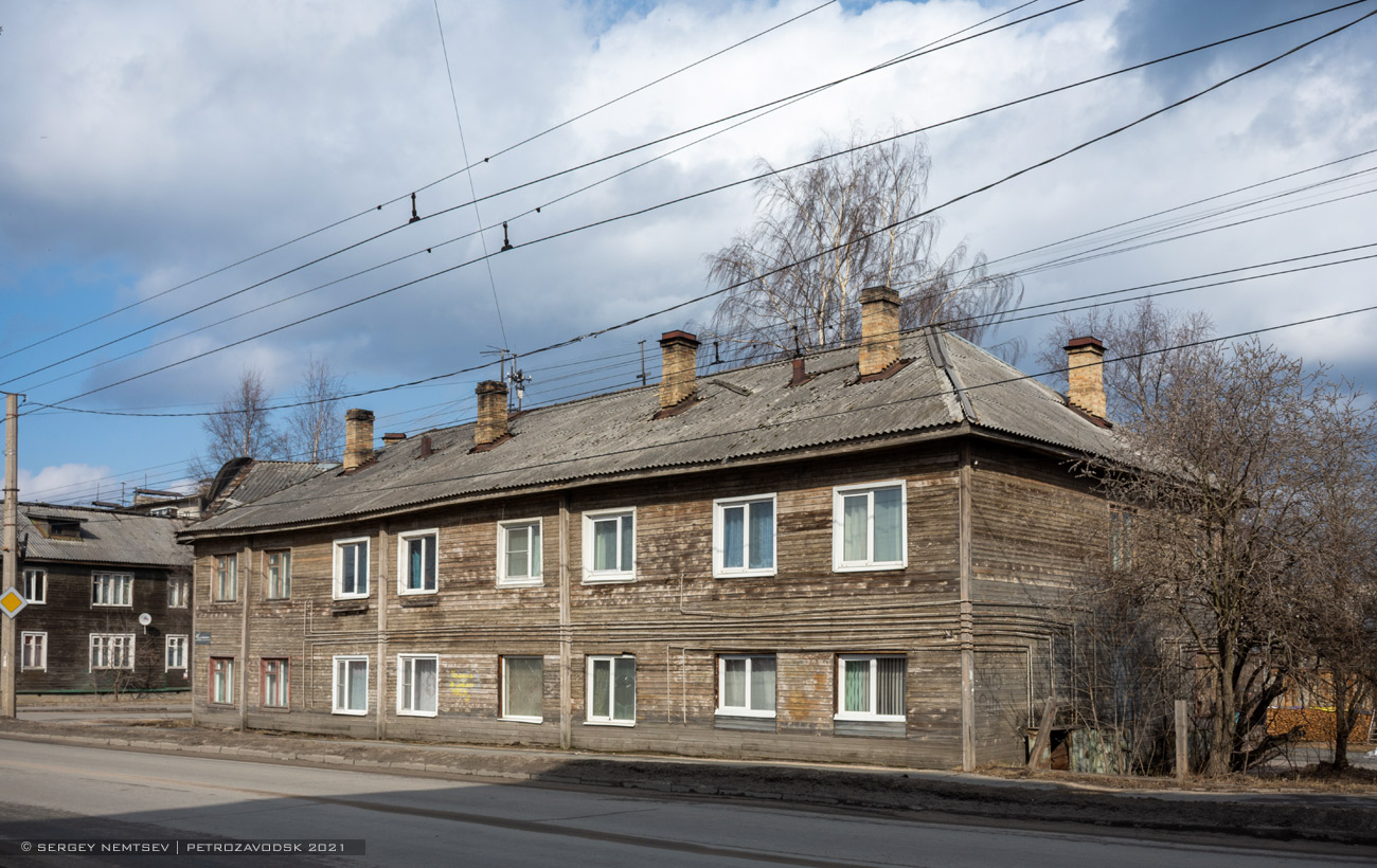 Петрозаводск, Улица Луначарского, 49 / Улица Державина, 15