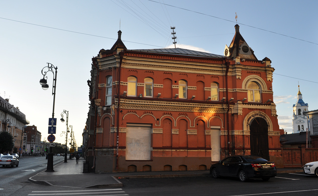 Тюмень, Улица Республики, 17 / Улица Кирова, 30
