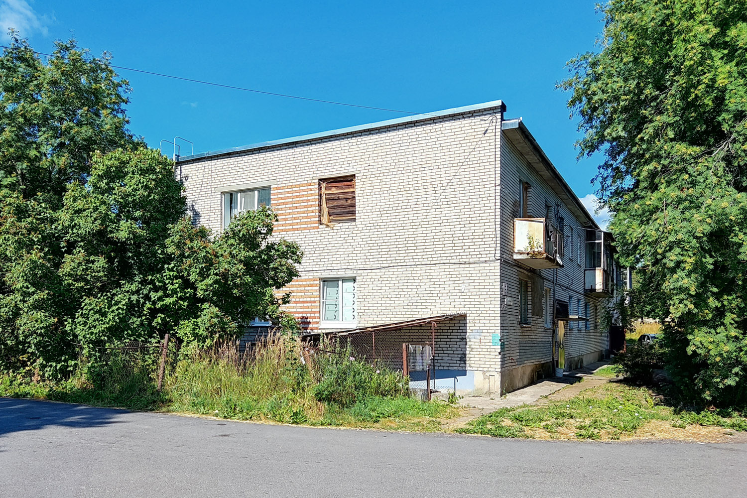 Приозерский район, прочие н. п., Коммунары, Центральная улица, 1