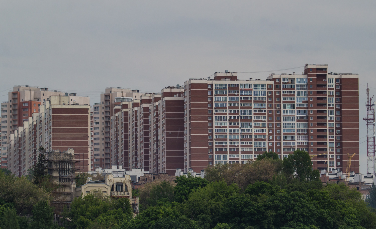 Самара, 5-я просека, 125; Улица Советской Армии, 292; 5-я просека, 135