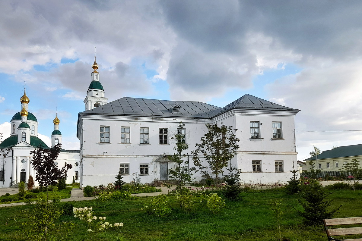 Углич, Улица Студенческий Городок, 3