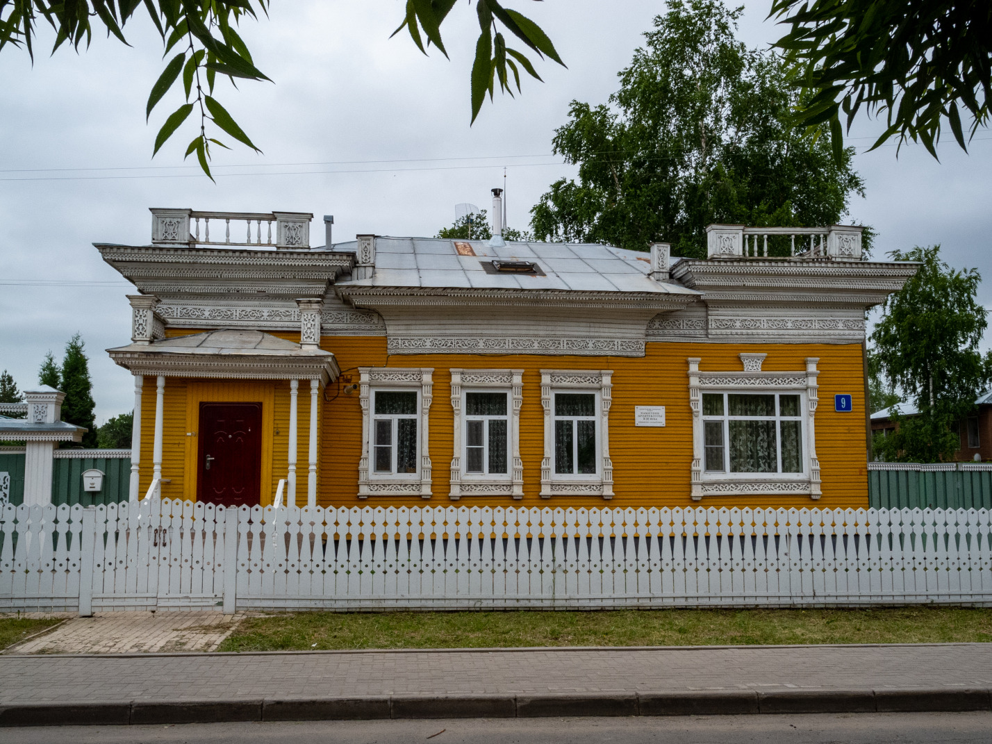 Vologda, Улица Маяковского, 9. Резные орнаменты (кроме наличников)