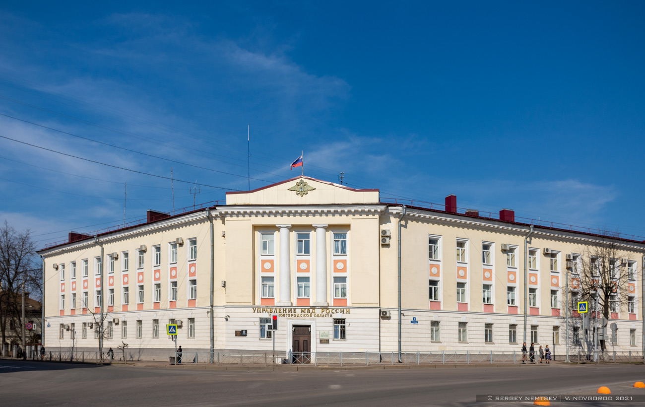 Великий Новгород, Большая Санкт-Петербургская улица, 2 / Улица Розважа, 9