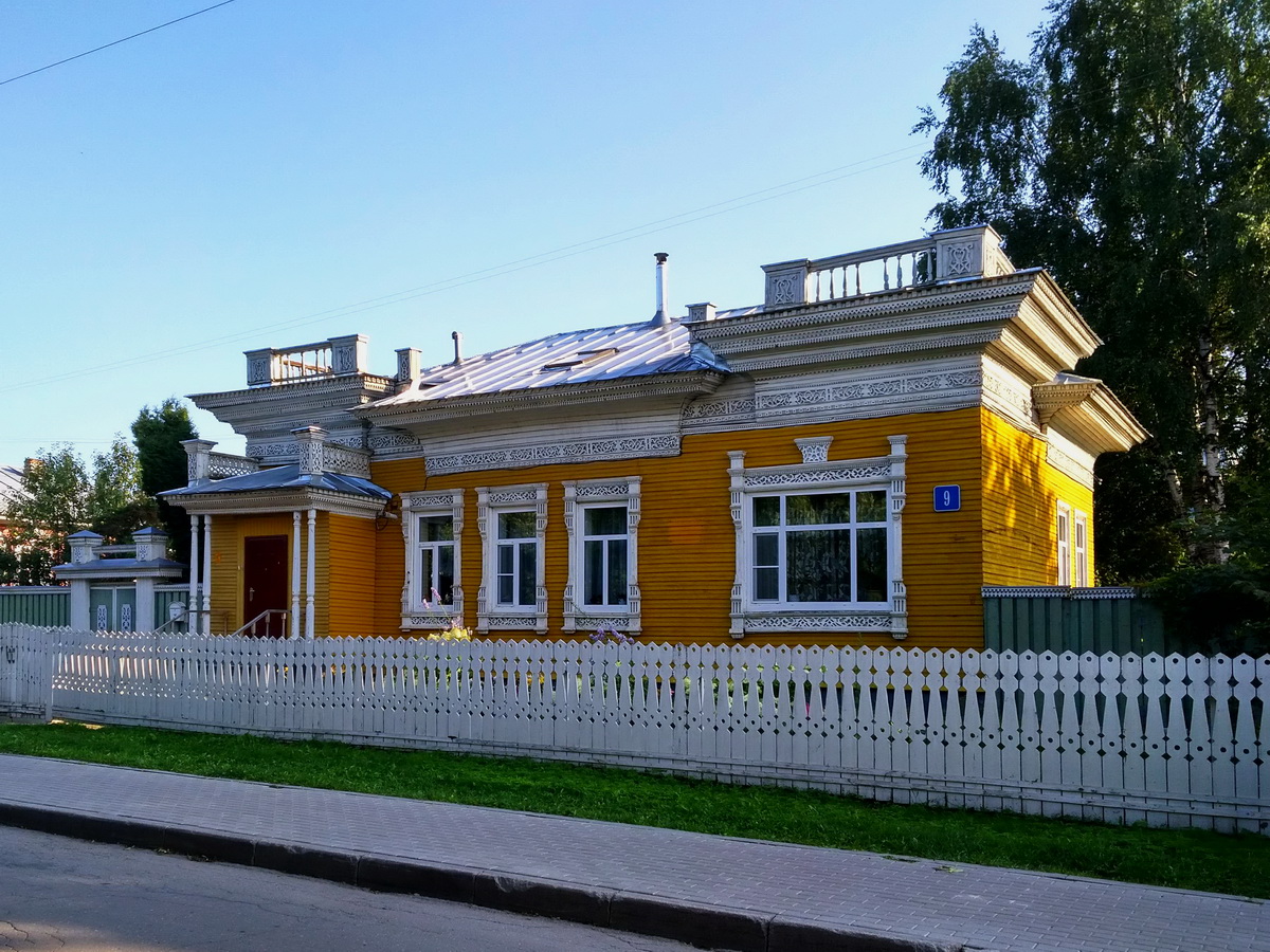 Vologda, Улица Маяковского, 9