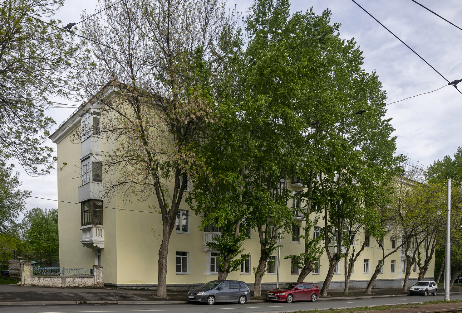 Ufa, Кольцевая улица, 12 / Нежинская улица, 1
