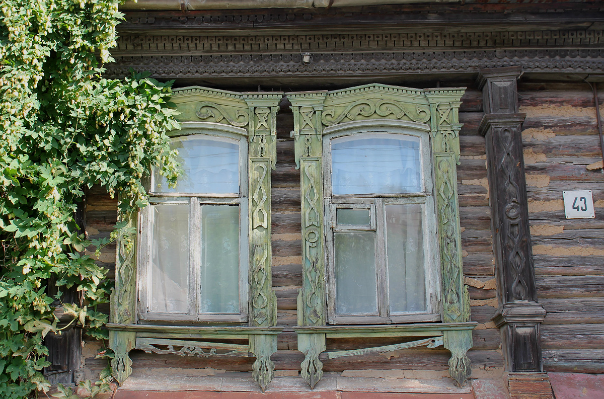 Воронеж, . Резные наличники