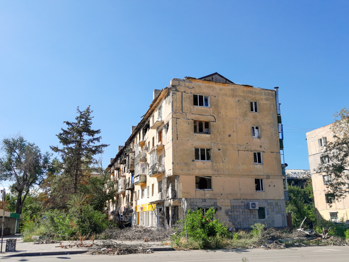 Mariupol, Проспект Победы, 41 / Бульвар 50 лет Октября, 40