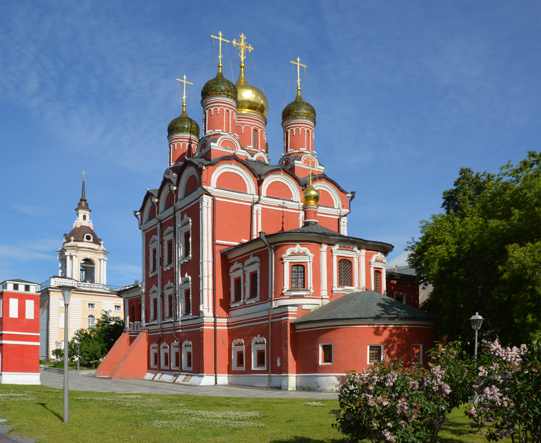 Moskau, Улица Варварка, 8 стр. 1