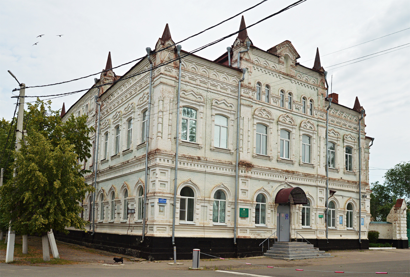 Павловск, Покровская улица, 1
