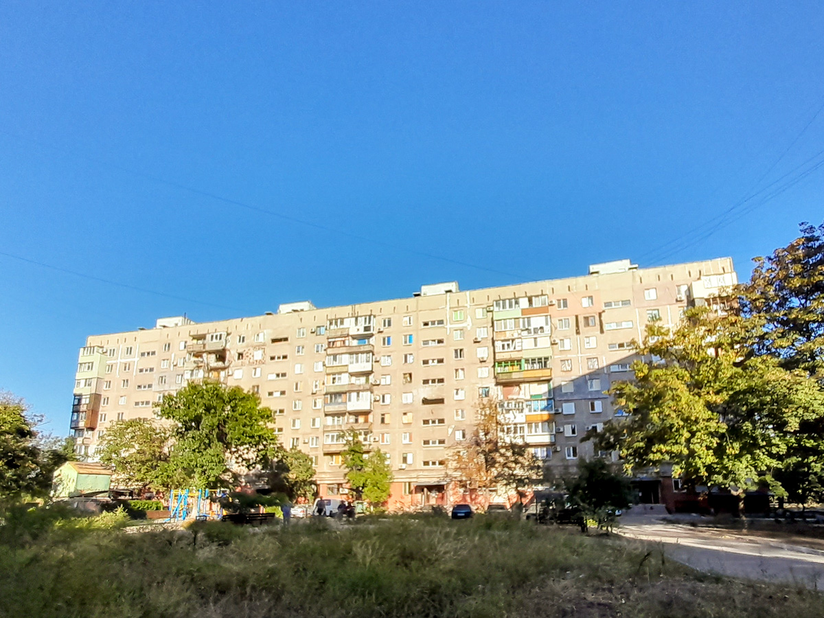 Mariupol, проспект Строителей, 166