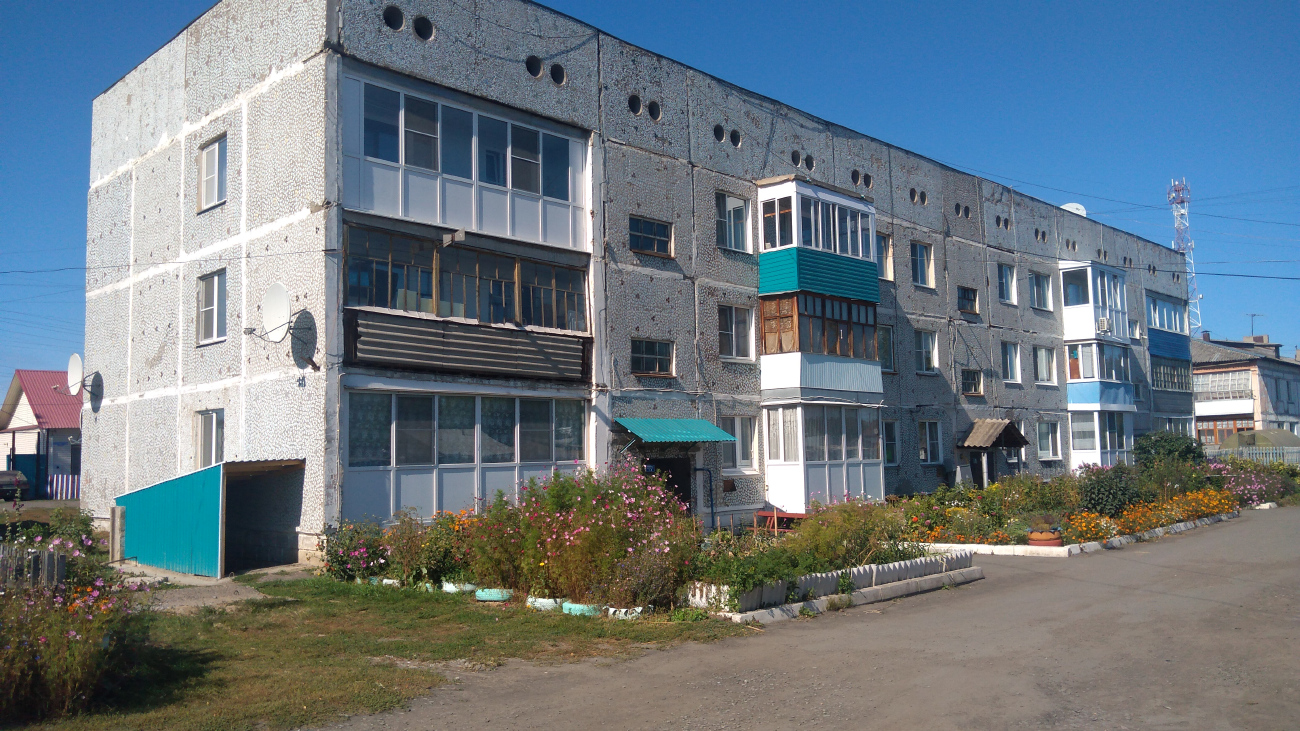 Большеречье, Зелёная улица, 8