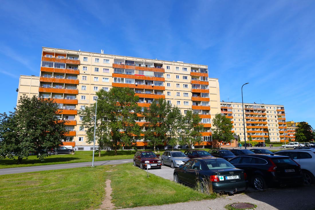 Тарту, Kaunase puiestee, 81; Nõlvaku, 11