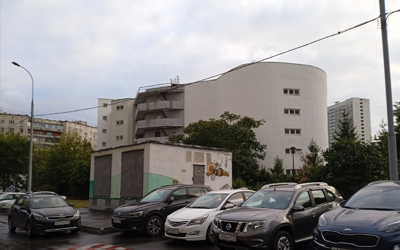 Москва, Улица Введенского, 23А стр. 3; Улица Островитянова, 53 корп. 3 стр. 1