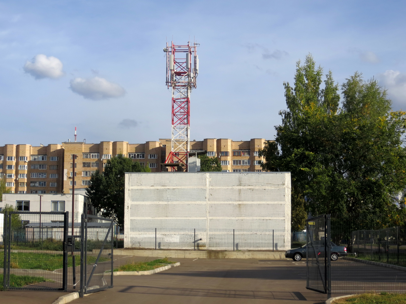 Нижнекамск, Улица Сююмбике, 64Б*