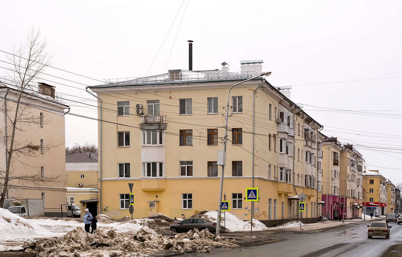 Уфа, Кольцевая улица, 38 / Улица Льва Толстого, 7