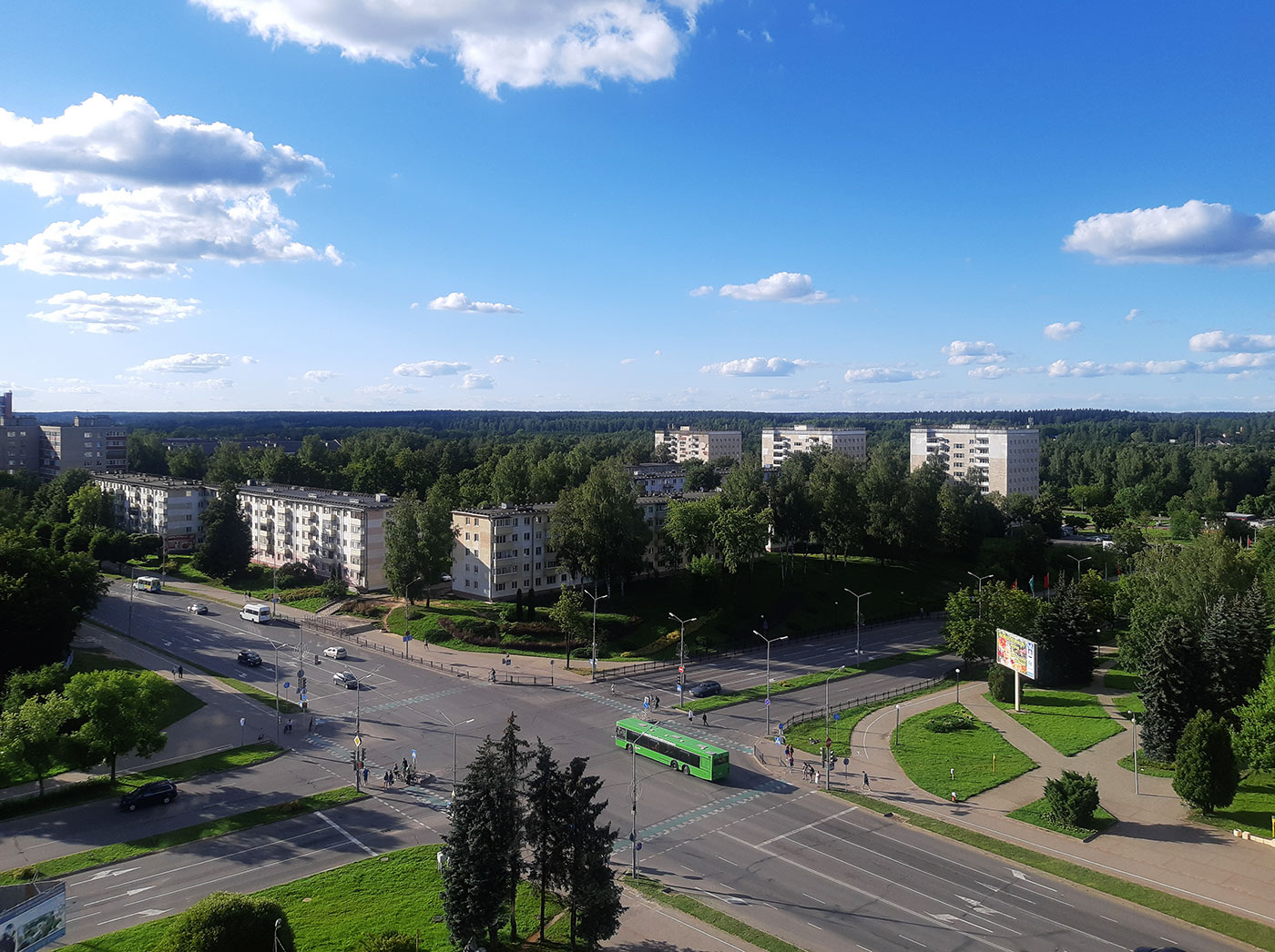 Новополоцк, Молодёжная улица, 85; Улица Калинина, 2А