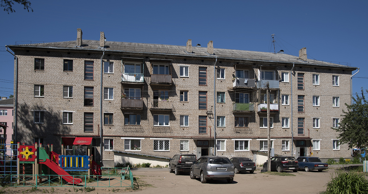 Ржев, Большая Спасская улица, 57 / Улица Максима Горького, 88