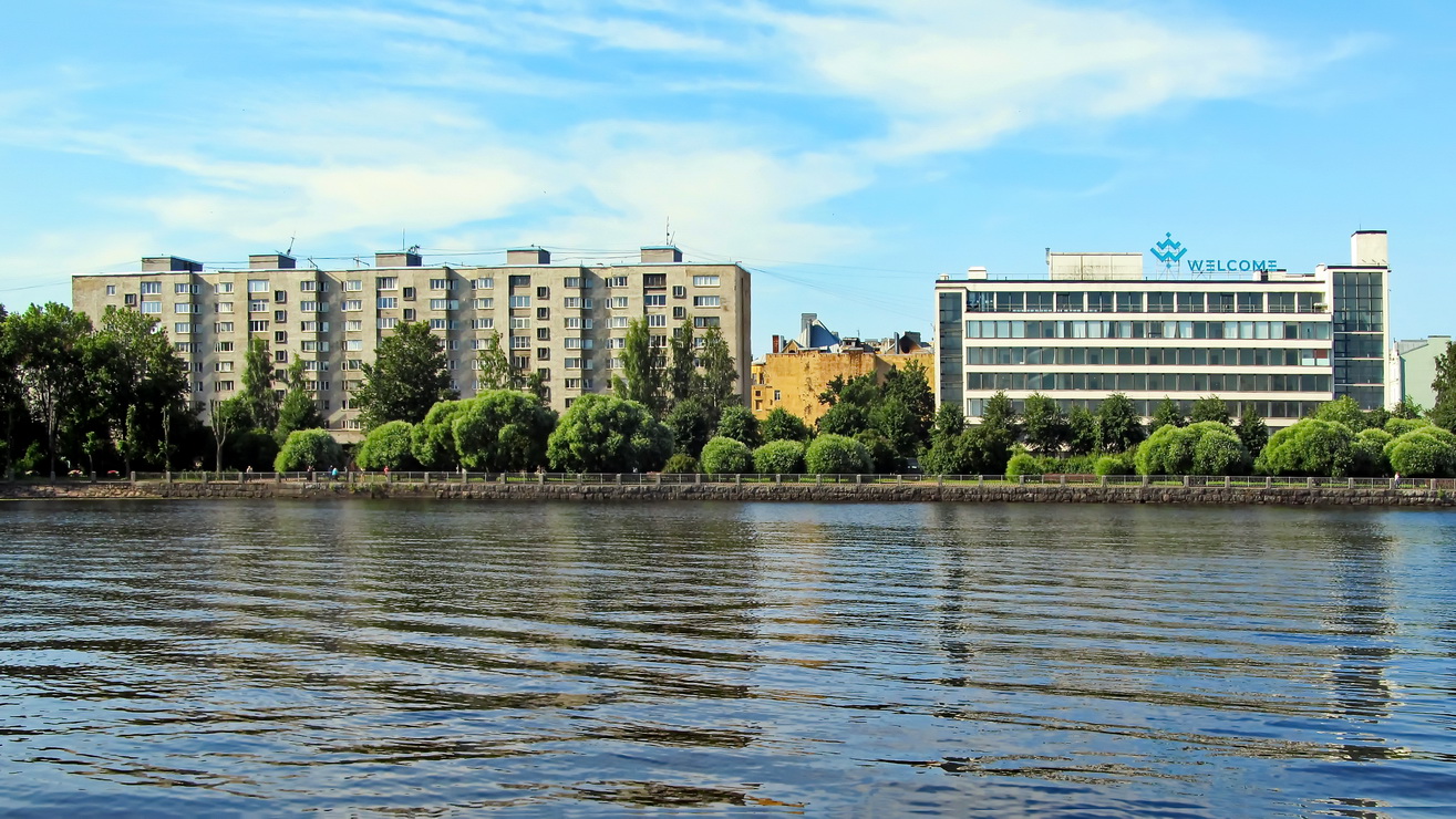 Выборг, Набережная 40-летия ВЛКСМ, 7; Набережная 40-летия ВЛКСМ, 5