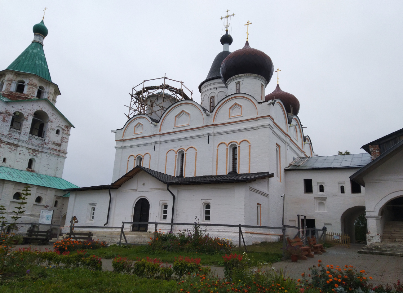 Холмогорский район, прочие н.п., Антониево-Сийский монастырь, Троицкий собор; Антониево-Сийский монастырь, Колокольня, Храм Трёх святителей Московских