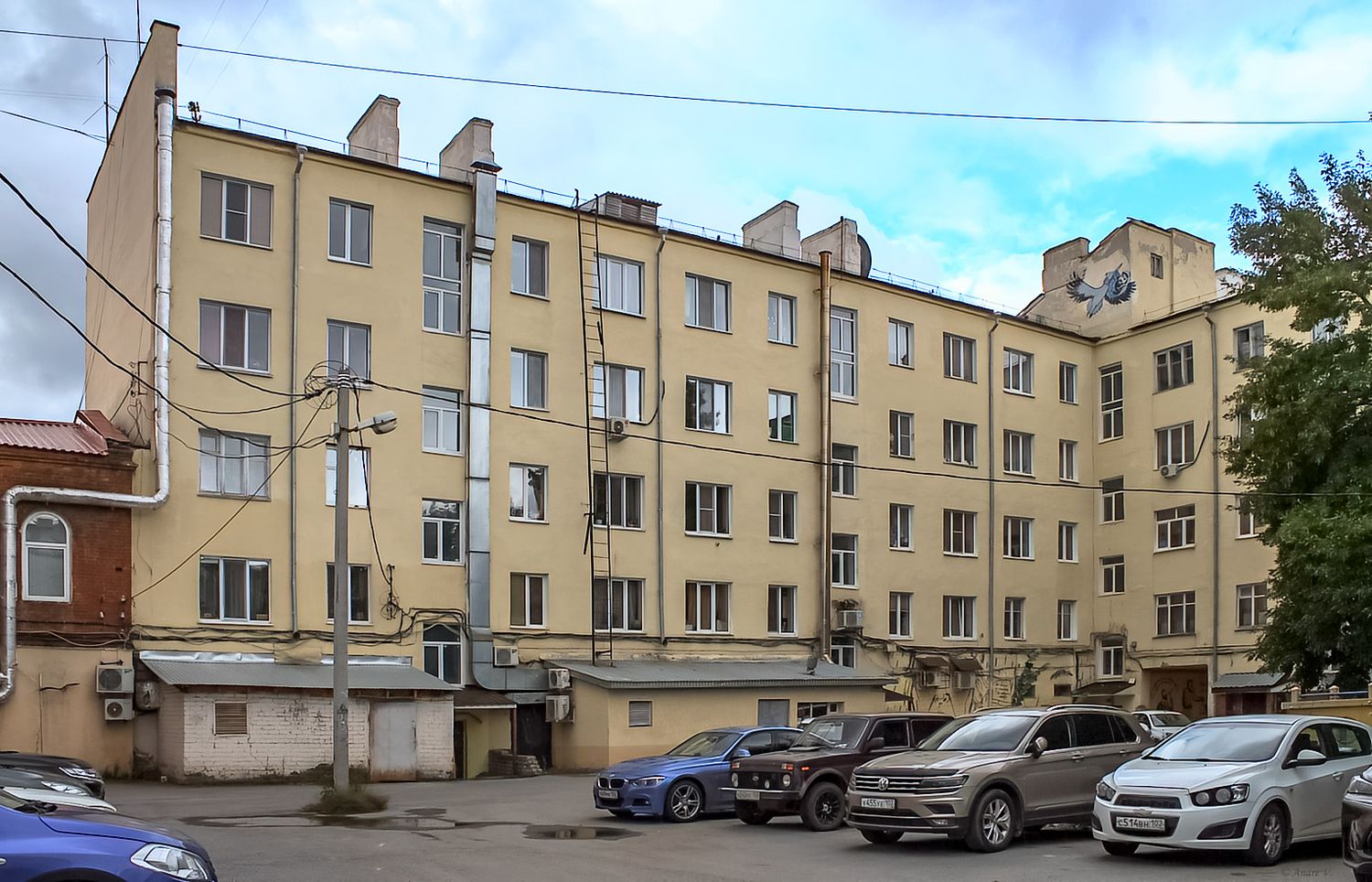 Уфа, Улица Гоголя, 56 / Коммунистическая улица, 33