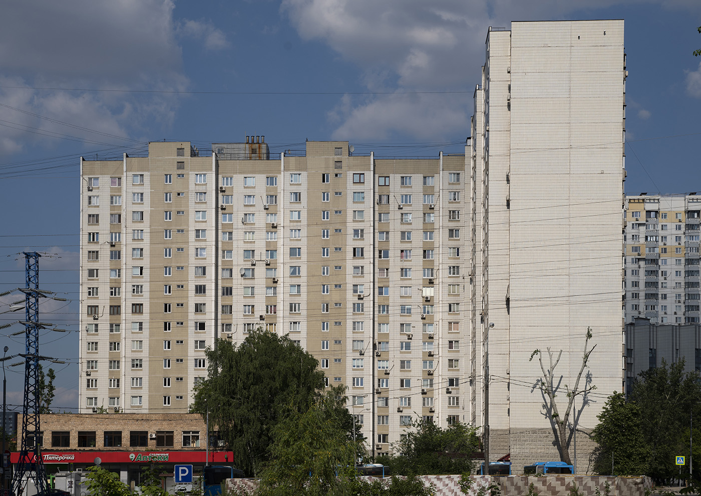 Moscow, Улица Герасима Курина, 44 корп. 1