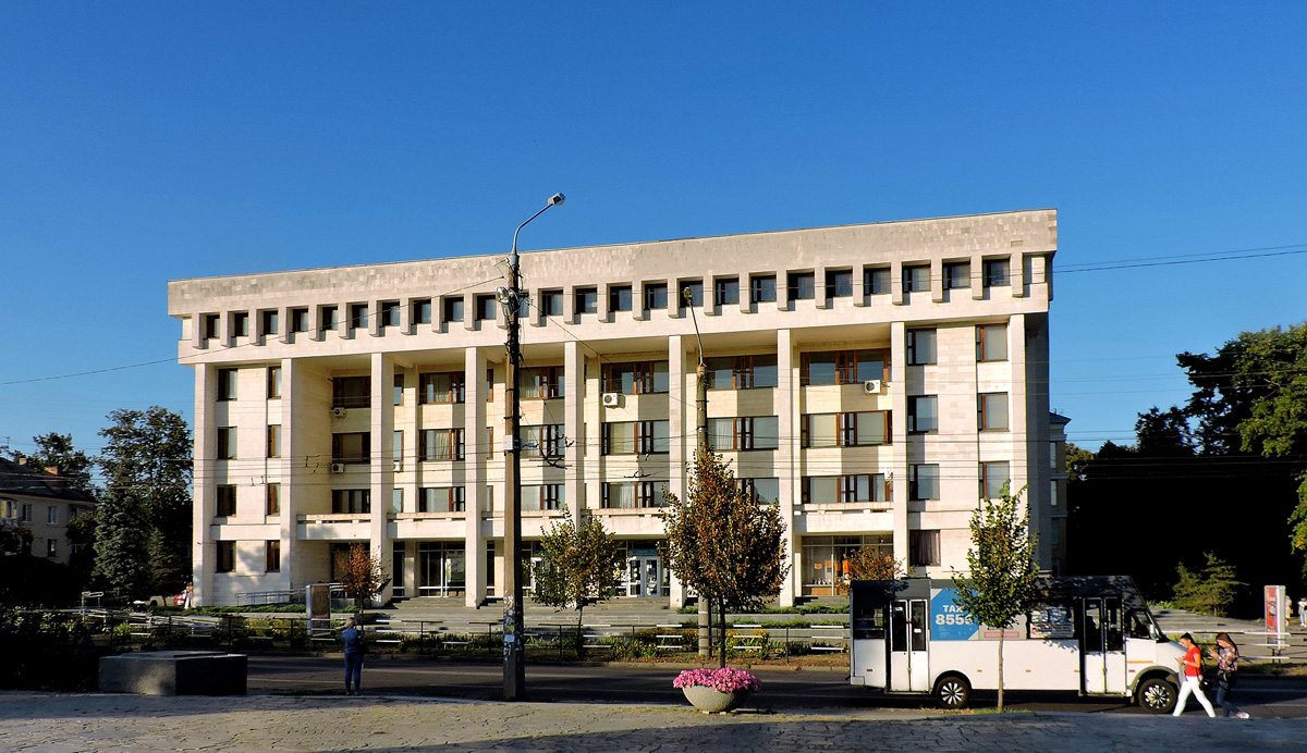 Полтава, Улица Небесной Сотни, 17