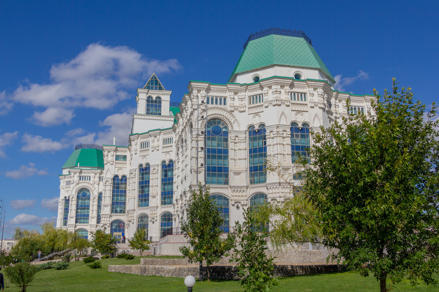 Астрахань, улица Анри Барбюса, 16