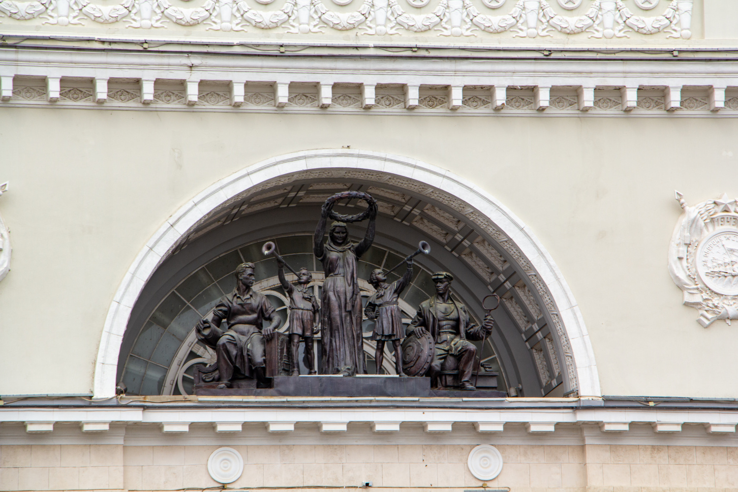 Volgograd, Привокзальная площадь, 1