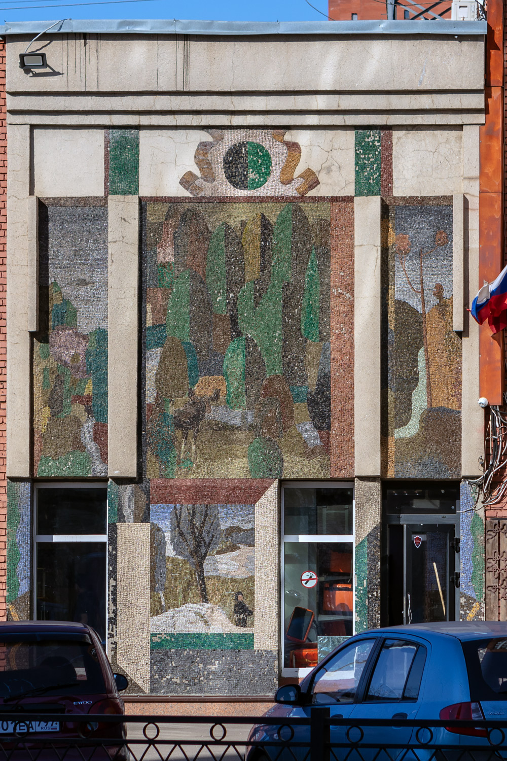 Москва, Головинское шоссе, 1. Монументальное искусство (мозаики, росписи, барельефы, сграфито)
