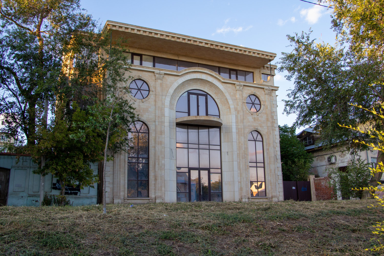 Астрахань, Набережная 1 Мая, 115