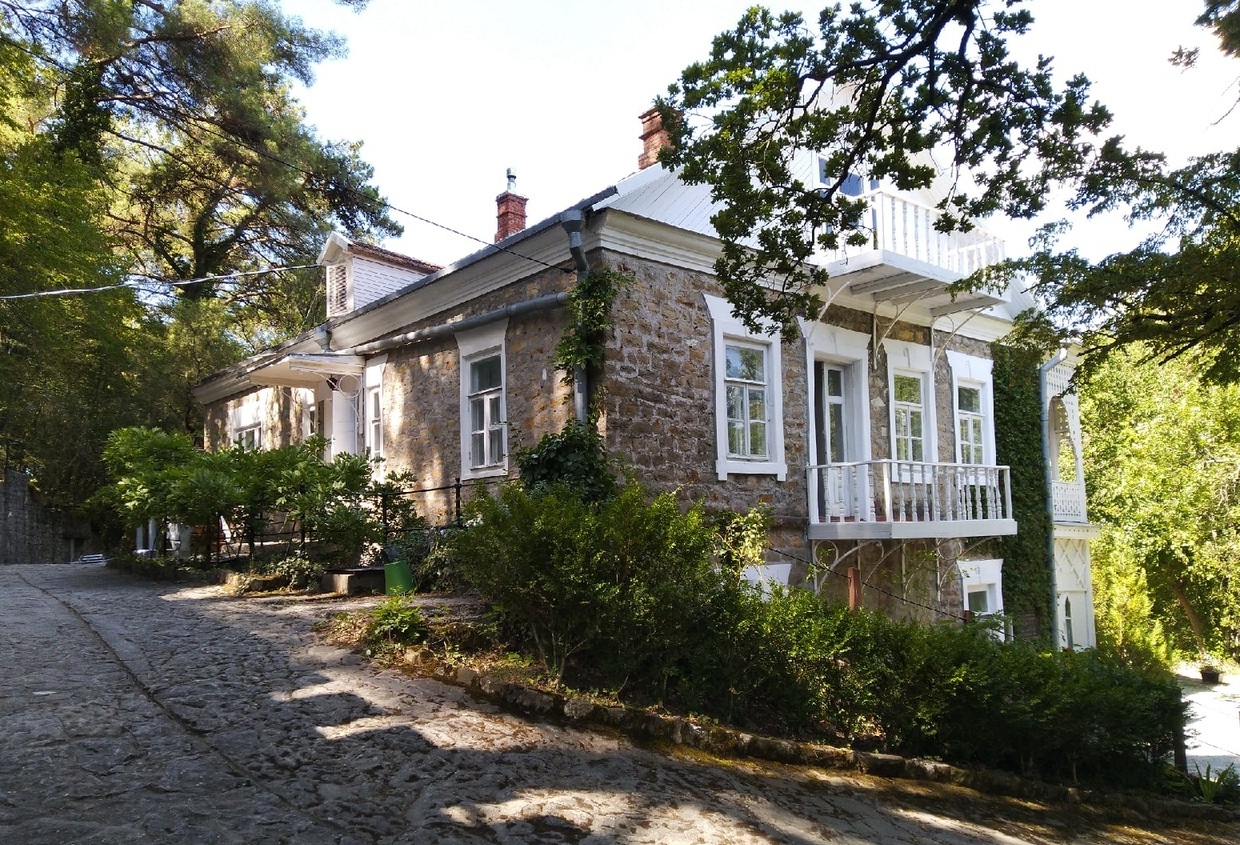Геленджик, Хутор Джанхот, улица Короленко, 1