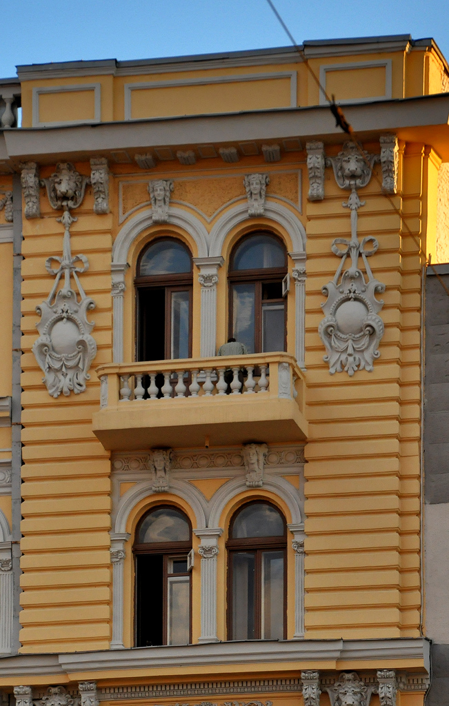Харкiв, Площадь Конституции, 11