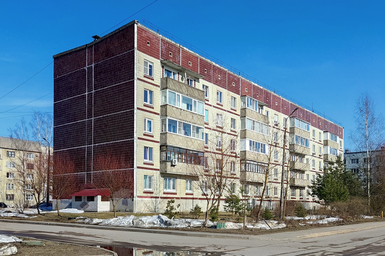 Кировск, Ладожская улица, 4