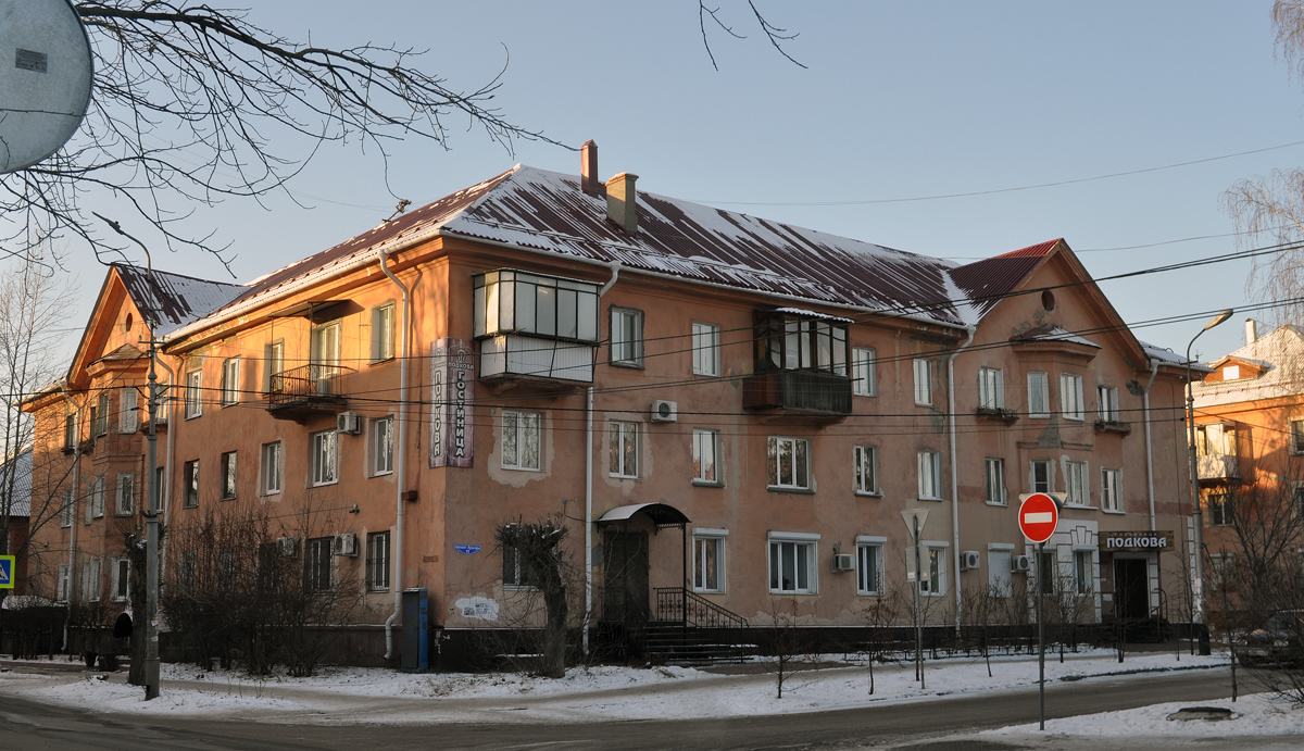Омск, Проспект Культуры, 11 / Улица Малунцева, 20